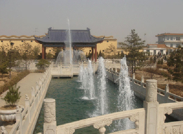 宝塔园放生池局部