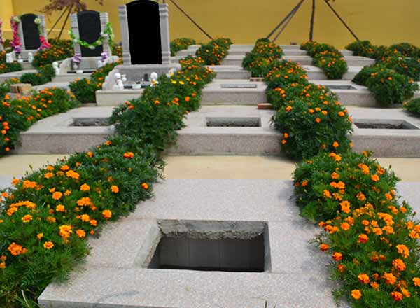 厚德碑墓区景观