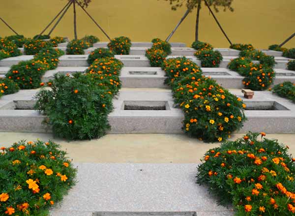 厚德碑墓区景观